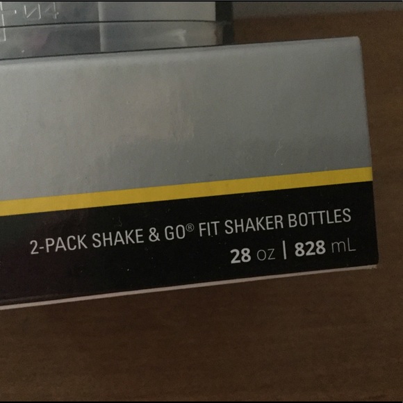 Contigo leak proof shake & go fit shaker bottle - Picture 5 of 6